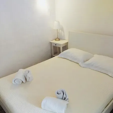 Aria Serifos Town