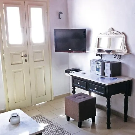 Aria Serifos Town